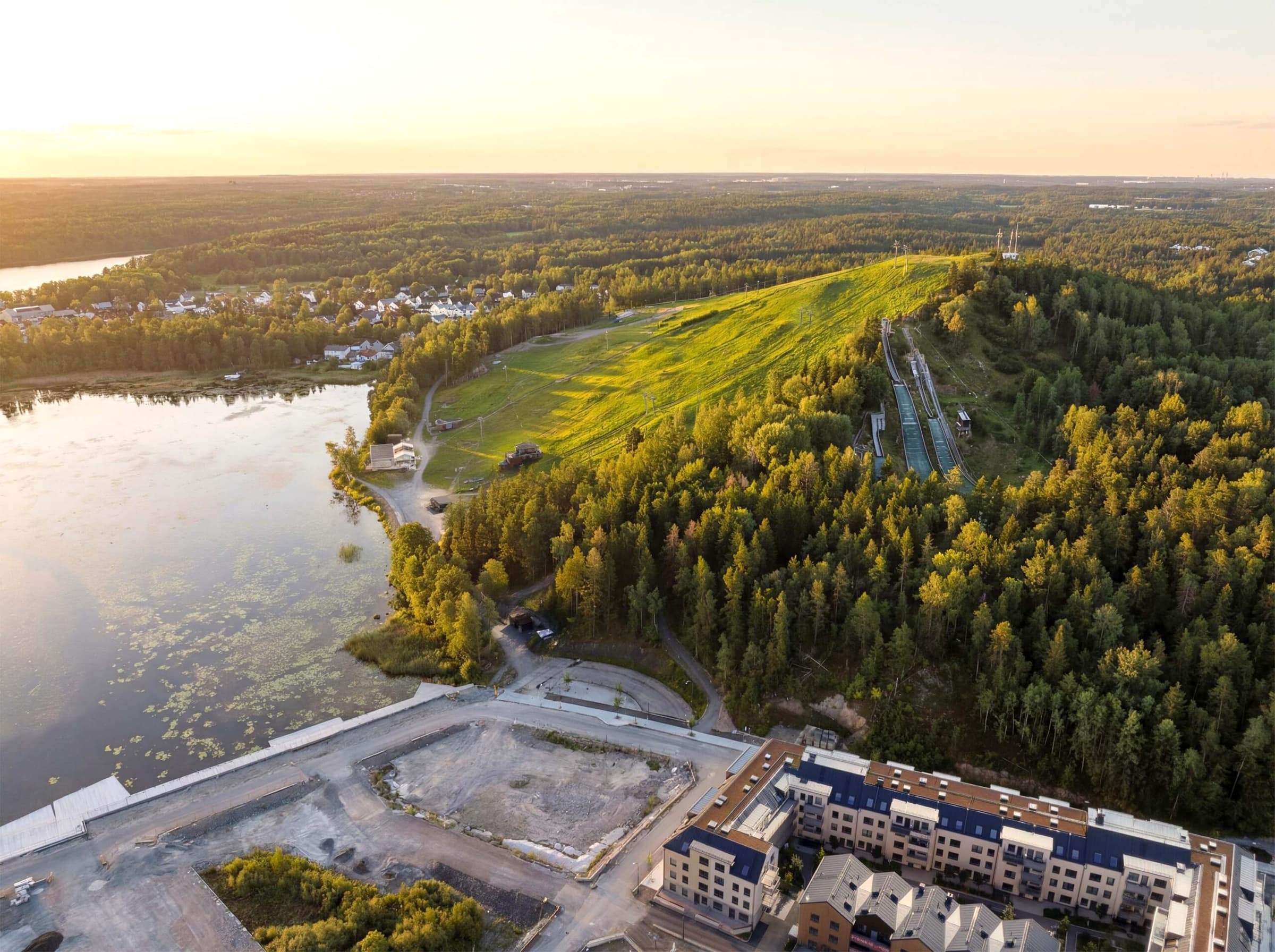 Drönarbild över Väsjön och Sollentuna